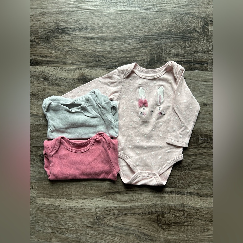 Baby girls onsies 6-9 months